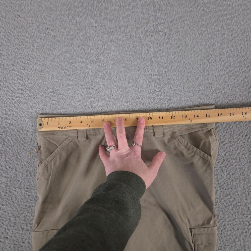 Duluth Trading Co Shorts Womens 8 Tan Dry on the Fly Cargo Stretch Hiking 10" - Picture 5 of 9